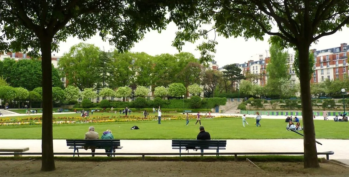 Great Apartment Near Eiffel Tower باريس فرنسا